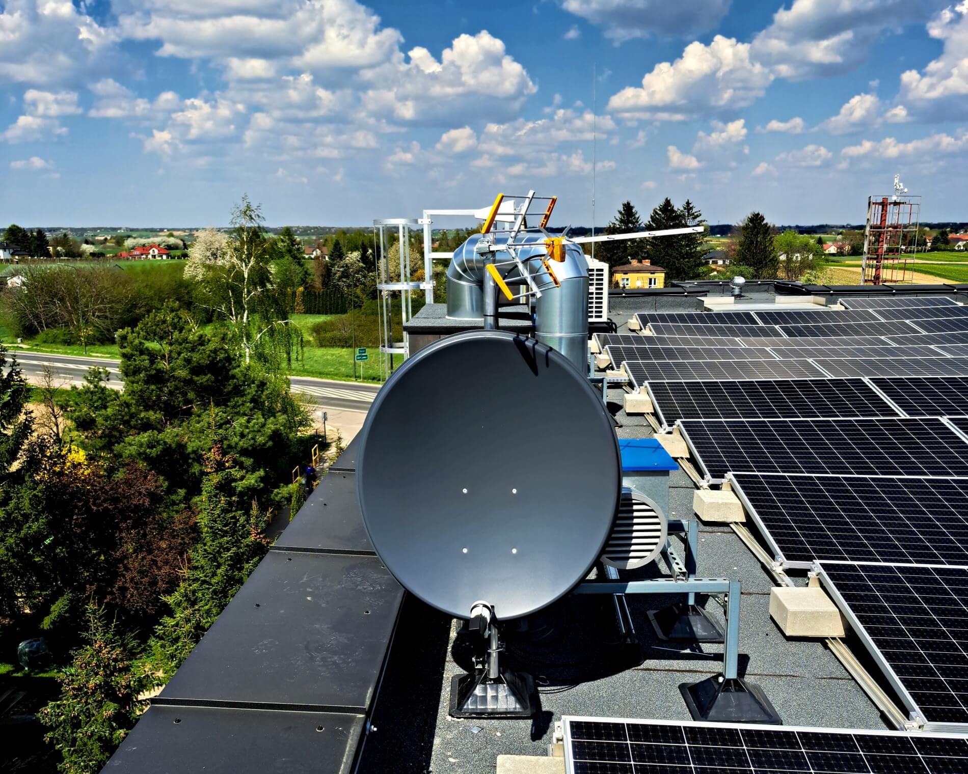 Instalacje antenowe w bloku w Lublinie.